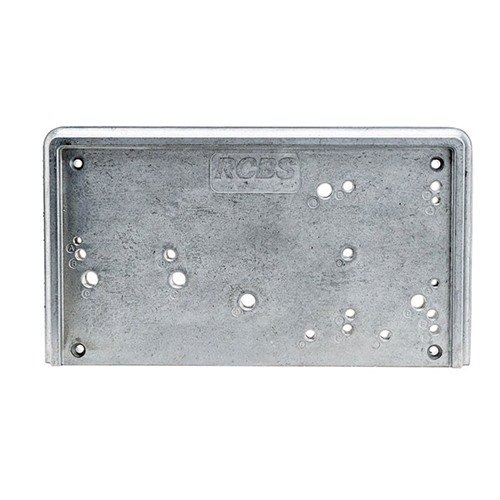 Ahorra tiempo y espacio con la Base Plate-3 de RCBS; monta y desmonta fácilmente tus herramientas de recarga en cualquier superficie de trabajo.