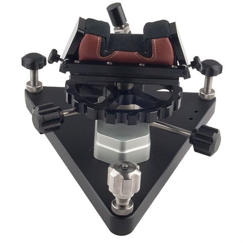 El Sinclair Competition Rest es robusto, móvil y fácil de usar, ideal para competiciones de benchrest, con diseño ambidiestro y ajuste preciso.