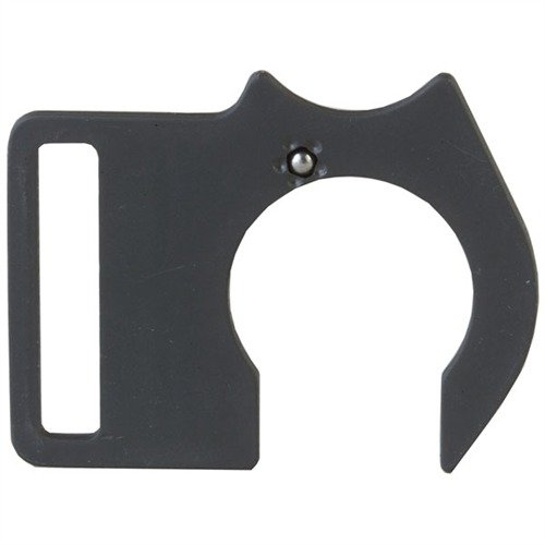 El SCATTERGUN TECHNOLOGIES Left Side Sling Mount ofrece un transporte cómodo y natural, manteniendo el gatillo accesible y la escopeta plana contra tu cuerpo.
