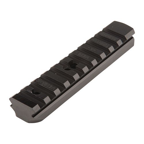 El soporte Drill & Tap de WEIGAND COMBAT se monta en la parte superior de tu Ruger®, es ligero, de aluminio anodizado y acepta anillas estilo Weaver.
