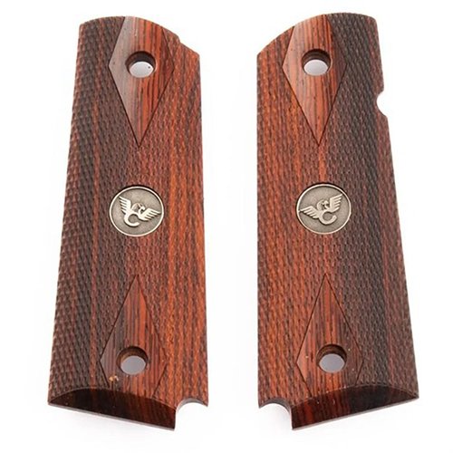 Las empuñaduras de madera exótica Cocobolo de Wilson Combat ofrecen un diseño elegante, con checkering de 20 lpi y corte de alivio para seguridad ambidiestra.